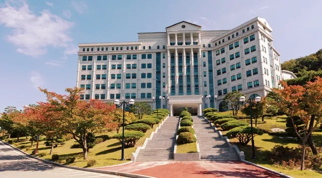 白石大学