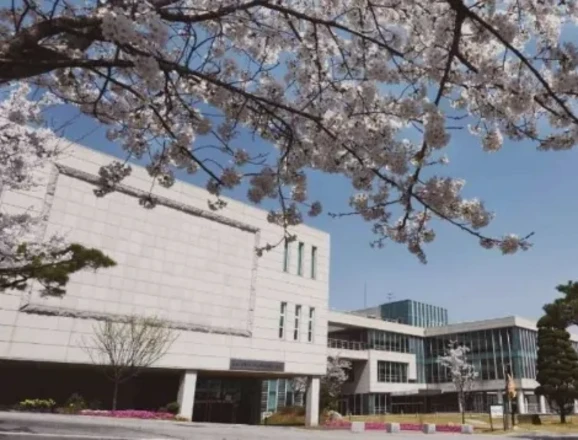 Hanshin University