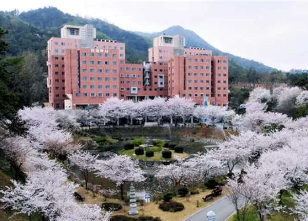Dongshin University