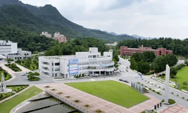 Dongshin University