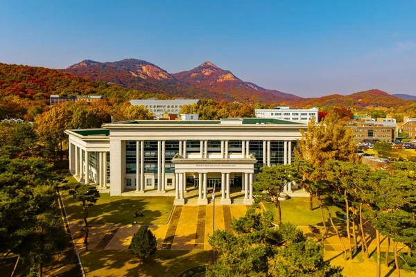三育大学